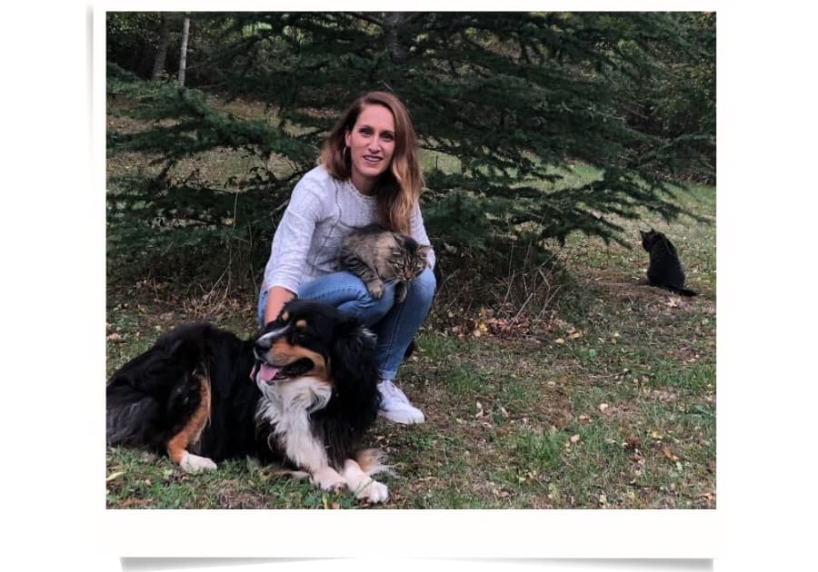 Coralie Galtier de Sagesse Animale et ses animaux Communication animale et soins énergétiques